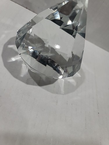 Vintage Tiffany & Co. Diamond-Shaped Crystal Paperweight Signed 4" - Picture 5 of 10
