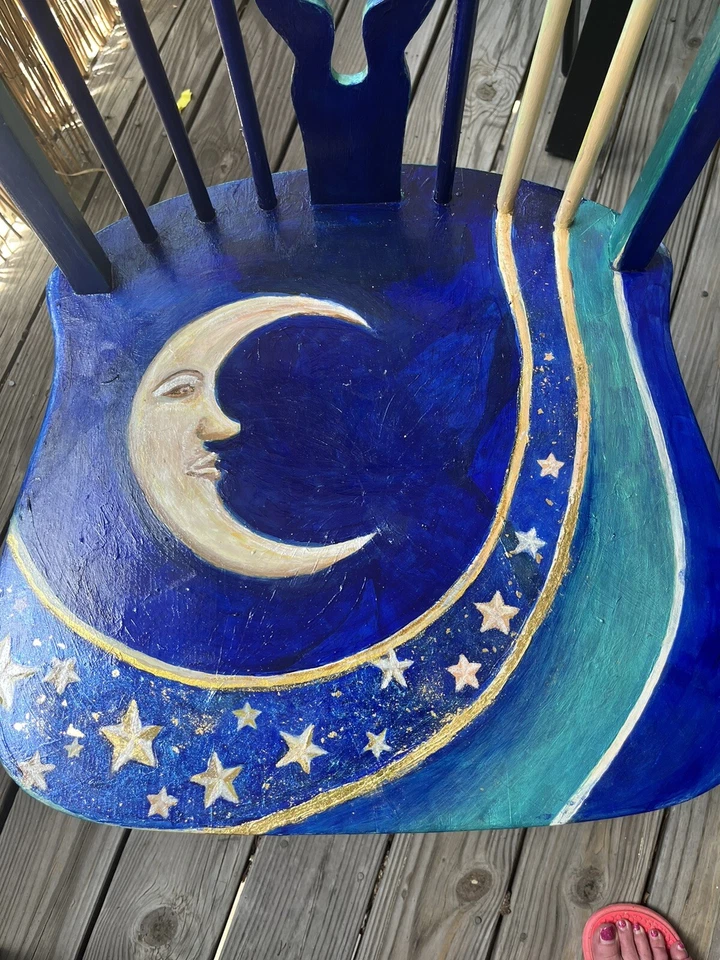 Silla de madera pintada a mano Foto 2 de 4