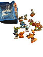 Activision Skylanders Lot Of 11 Figures  Case