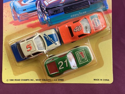 Road Champs Racing Demons 3 Car Set Goodyear Honda/Pepsi Vette/Mtn