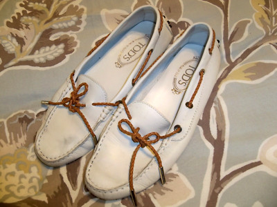 TOD'S Gommino White Pebbled Leather Women's Driving Shoes Size 38.5 EU 8.5 US
