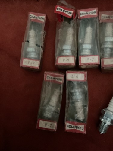 Champion P7 Spark Plugs x 8. n.o.s - Picture 3 of 5