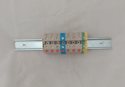 Assembly 7x 1000V 35mm² 10-12AWG 125A + Ground Connec DIN Rail Term Blocks P9