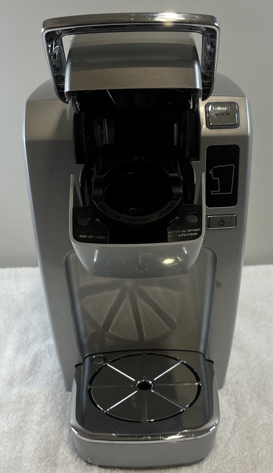 Keurig B31 Gray And Chrome Single Cup Coffee Tea Hot Chocola