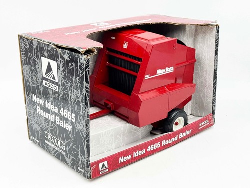 1/16 Agco New Idea 4665 Round Hay Baler - Picture 2 of 3
