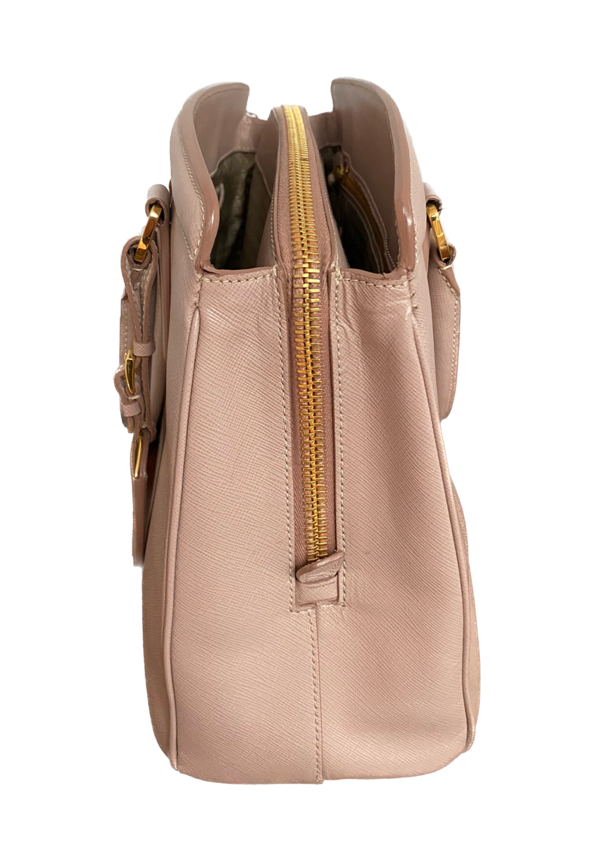 PRADA・カーフスキンバレエシューズ s-l400.png