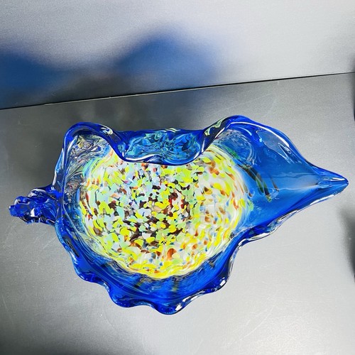 "Cuenco/jarrón grande de vidrio artístico con concha de cobalto con centro de mesa de confeti de 17"" de largo" - Imagen 3 de 15