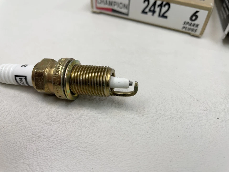 CHAMPION 2412 PREMIUM GOLD SPARK PLUG SET OF (12) AUTOMOTIVE / TRUCK / CAR - Image 4 of 4