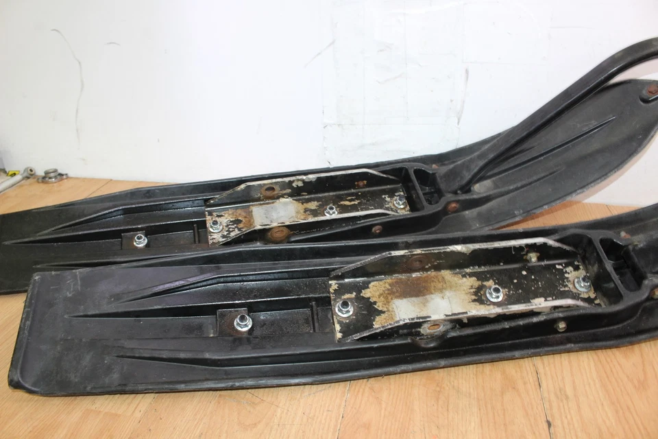 Esquís Arctic Cat Mountain Cat 800 2004/carburos nuevos/par Foto 4 de 4