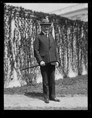 Photo:Pres. Calvin Coolidge 1924 Big Stick Daily Walk Portrait