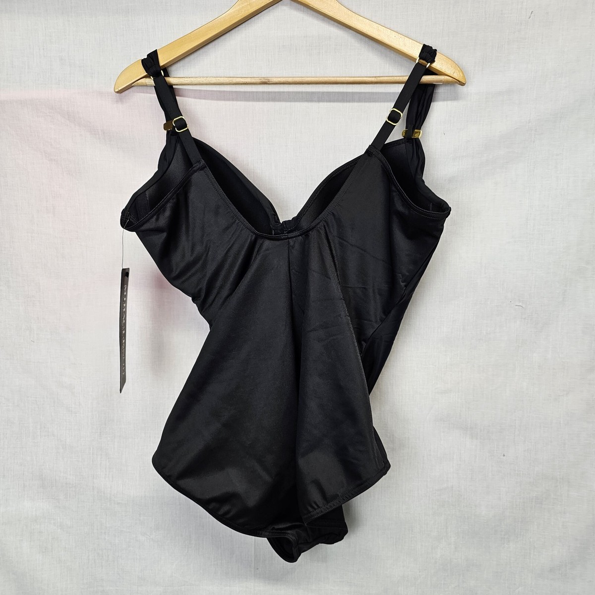 【新品タグ付き】スワンキス femine swimwear Swankiss（スワンキス）の「feminine swimwear（水着）」 - WEAR