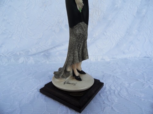 FLORENCE GIUSEPPE ARMANI LADY WITH FLOWER, CAPODIMONTE, ITALY C 0413 - Picture 7 of 13