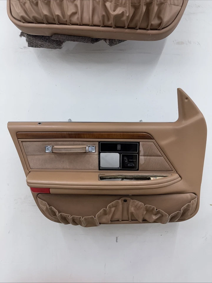 Комплект передних дверных панелей 1988-1994 Lincoln Continental от оригинального производителя желтовато-коричневые - Изображение 2 из 4