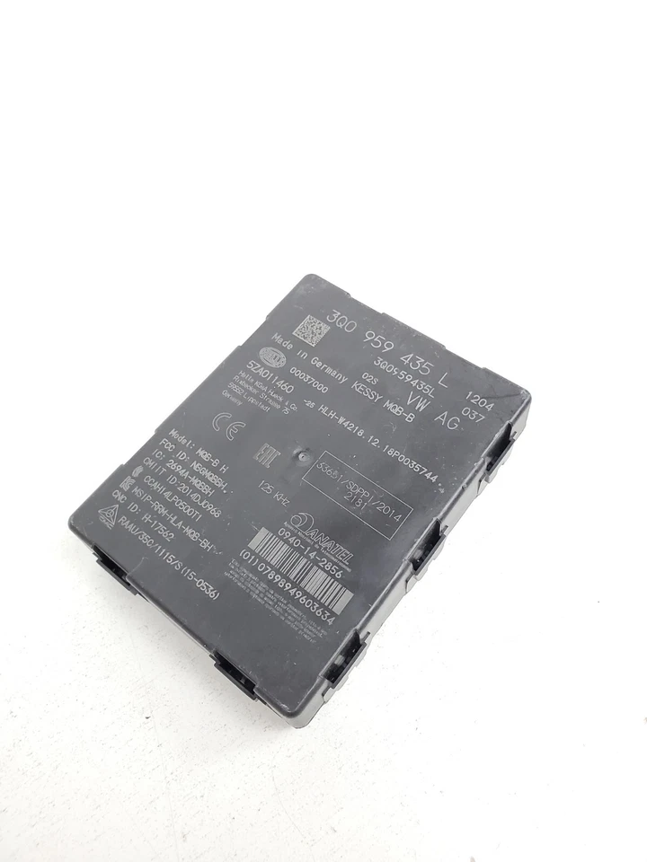 2019-2023 VOLKSWAGEN JETTA KEYLESS PASSIVE ENTRY CONTROL MODULE OEM - Image 4 of 4