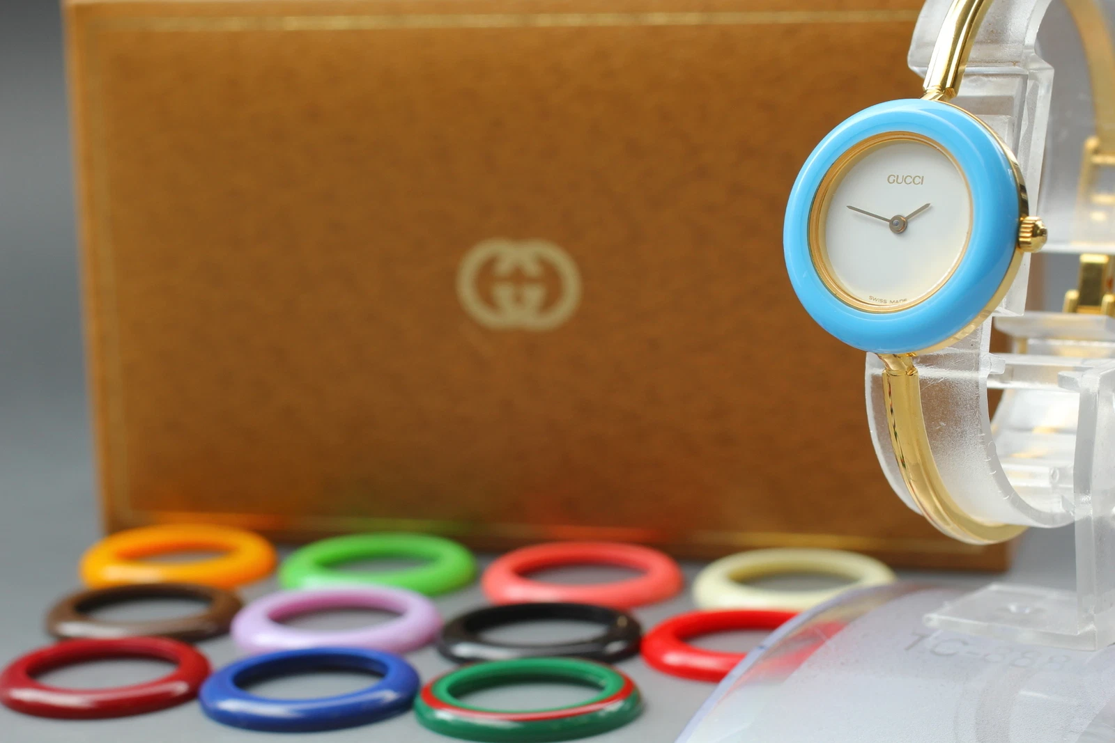 Boîte et papier [Presque comme neuf] GUCCI 11/12.2 lunette à changement 12 couleurs montre femme Qz Japon