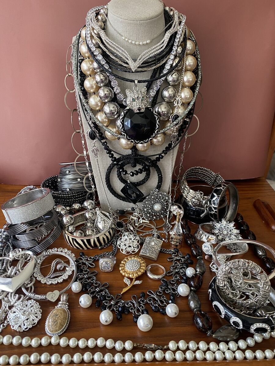 Vintage 90's jewelry lot, runway! Silver tone & Black! CUTE Vintage 90's jewelry lot, runway! Silver tone & Black! CUTE