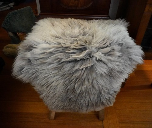 Gorgeous Naturally Textured Irish Sheepskin Rug - Ancient Wool - Naturally Warm - Picture 10 of 10