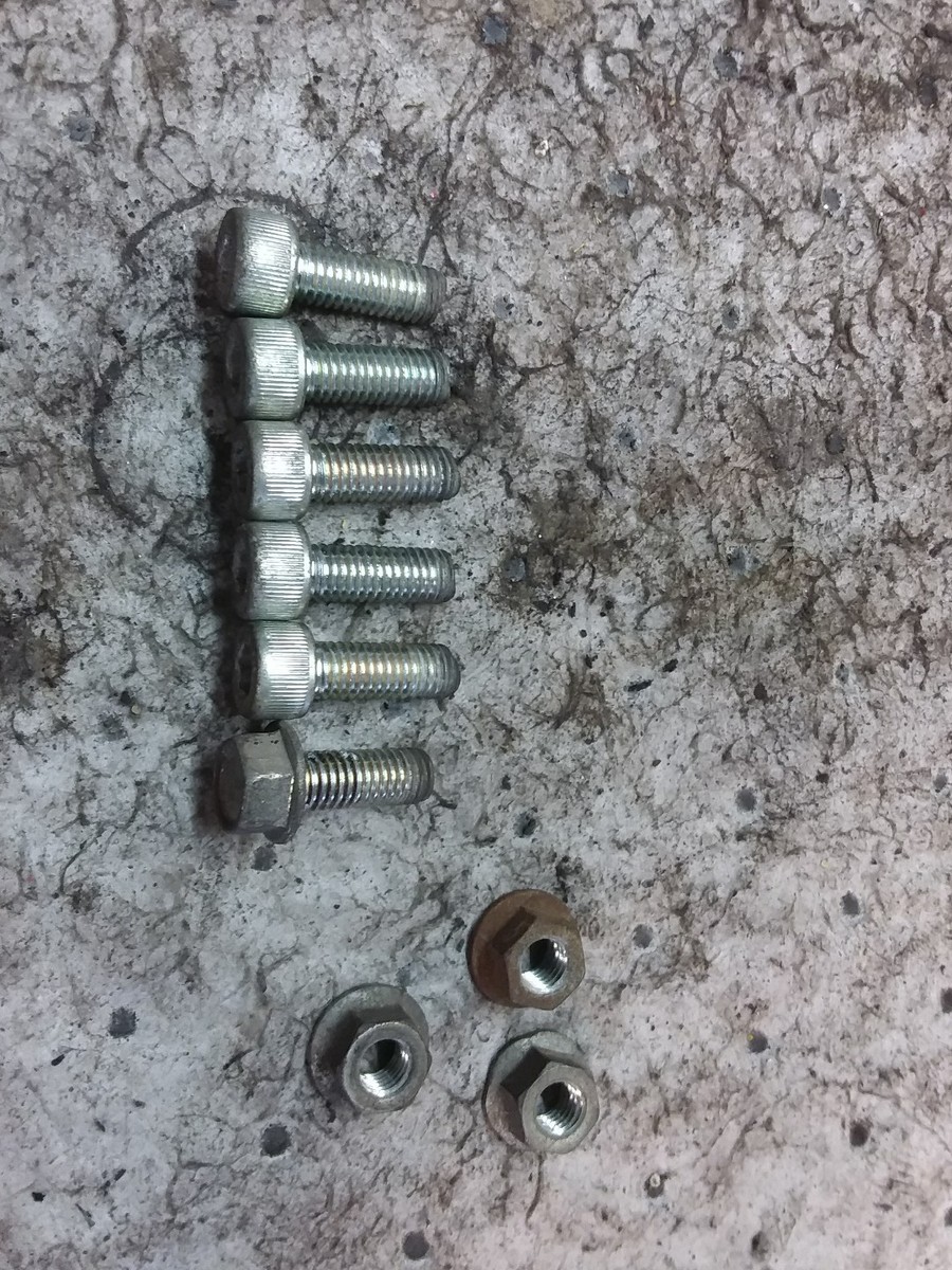 88-96 ZX6 1988 88 Kawasaki Zx600c rear passenger peg bracket bolts