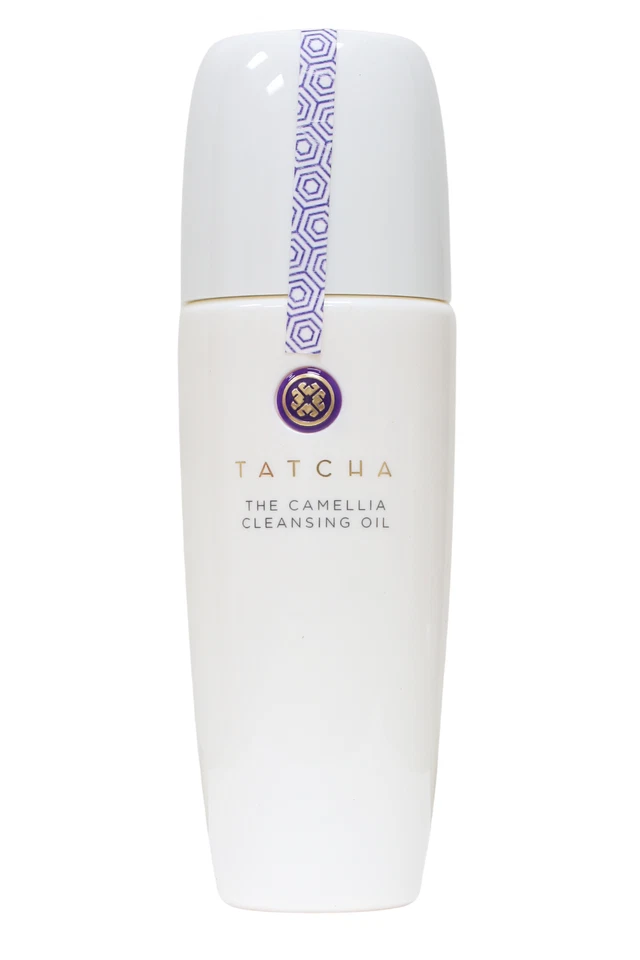 Aceite limpiador de camelia Tatcha: desmaquillante y limpiador facial 2 en 1 (5,0 fl oz) Foto 3 de 3