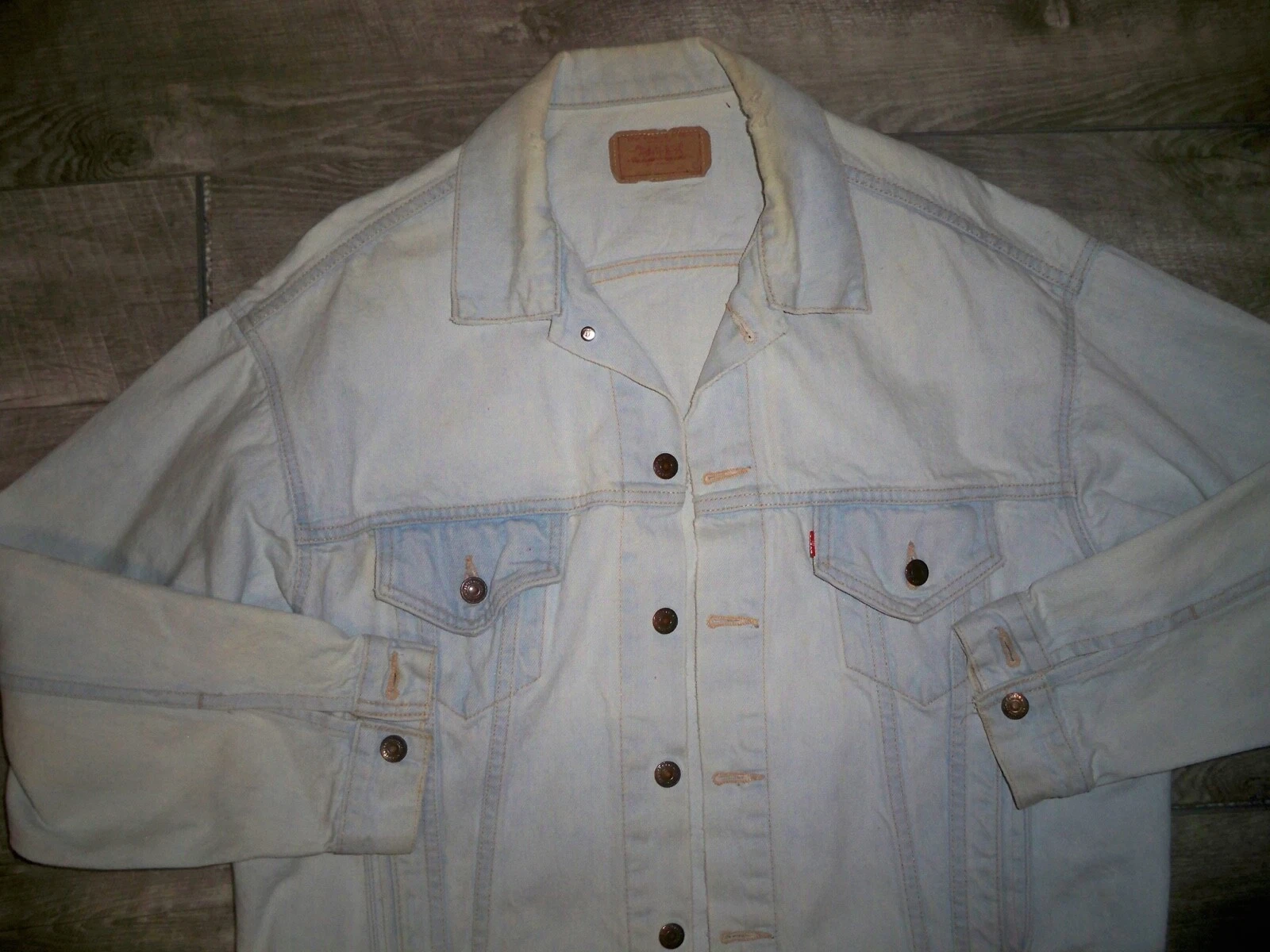 levis vintage red tag light wash denim barn trucker coat jacket