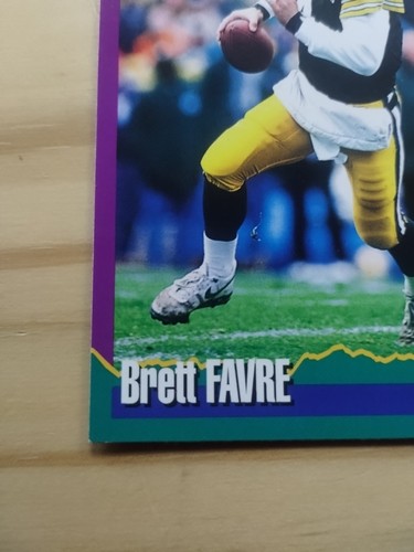 1994 Score - Brett Favre #142 Green Bay Packers - Picture 3 of 7