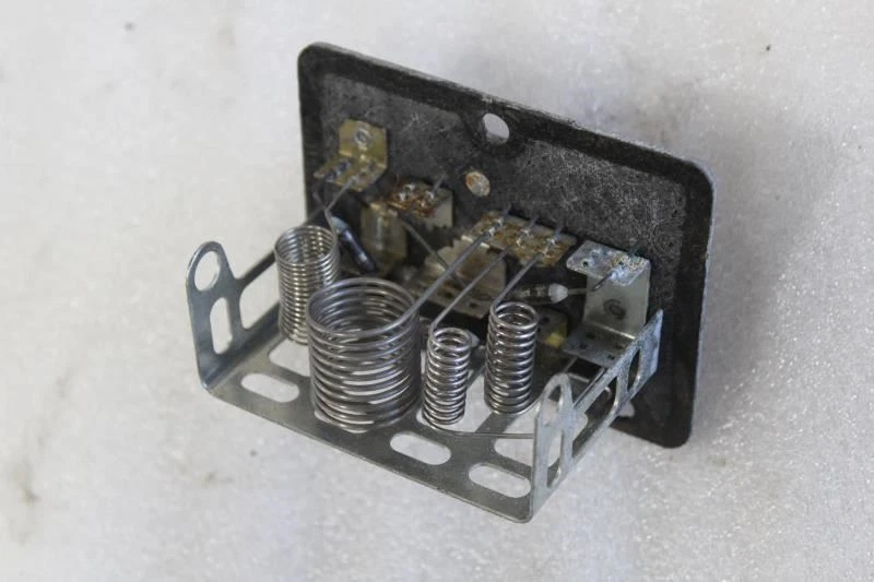 1995 1996 1997 CHEVROLET PICKUP S10 S15 BLOWER RESISTOR 15652873 - Image 2 of 4