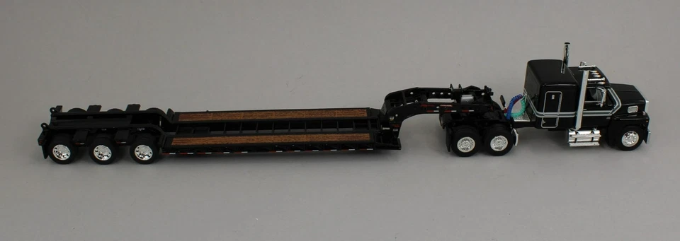 2025 DCP 1:64 *BLACK* FORD LTL 9000 60" Flattop w/Fontaine Tri-Axle Lowboy - Image 3 of 4