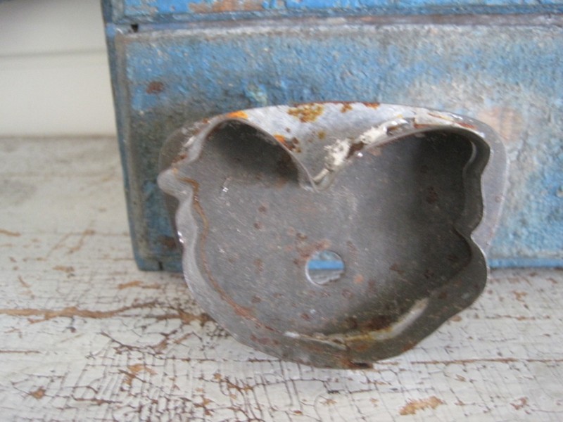 Antique Dark Tin Bird  Cookie Cutter  Primitive American Country Find