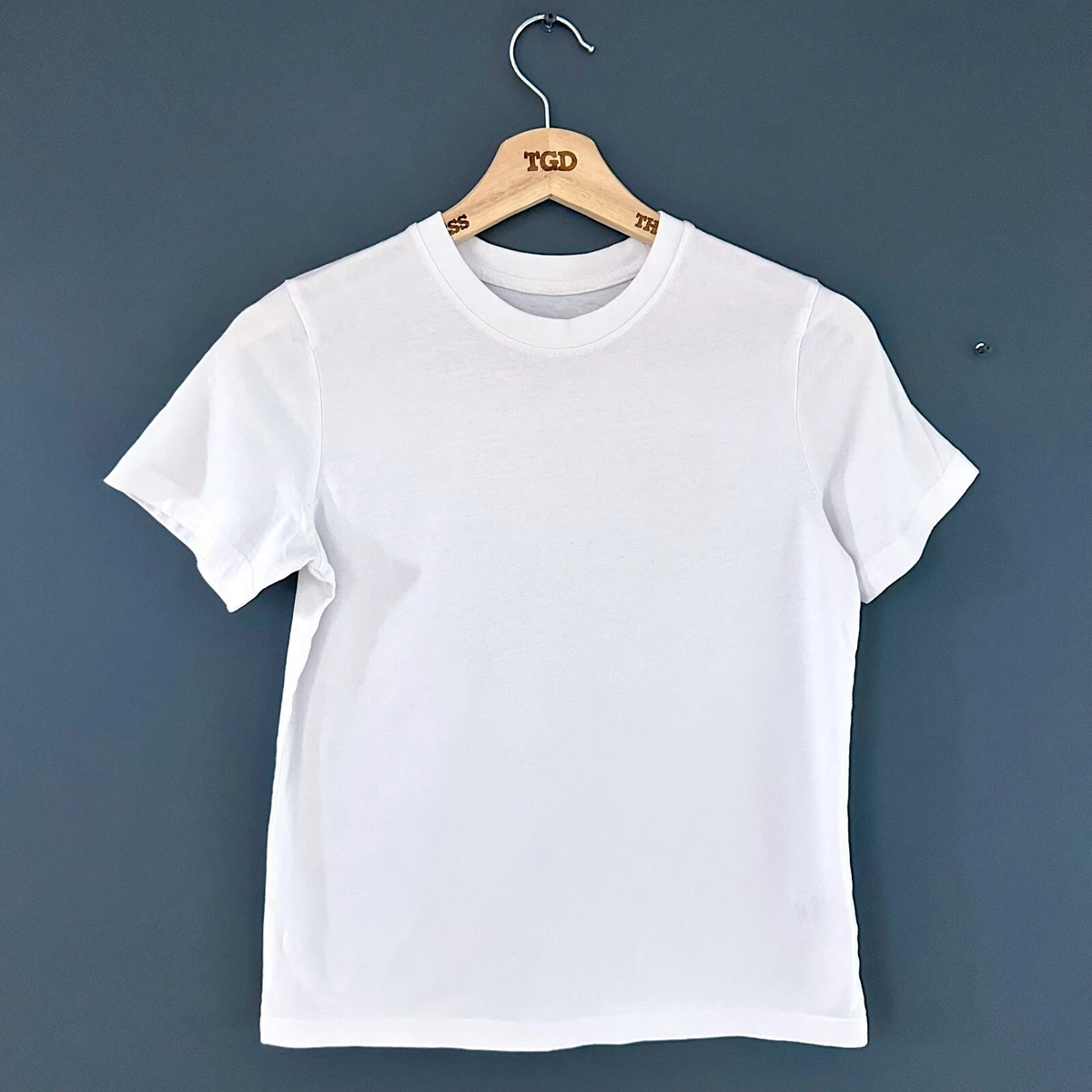 girls white tee