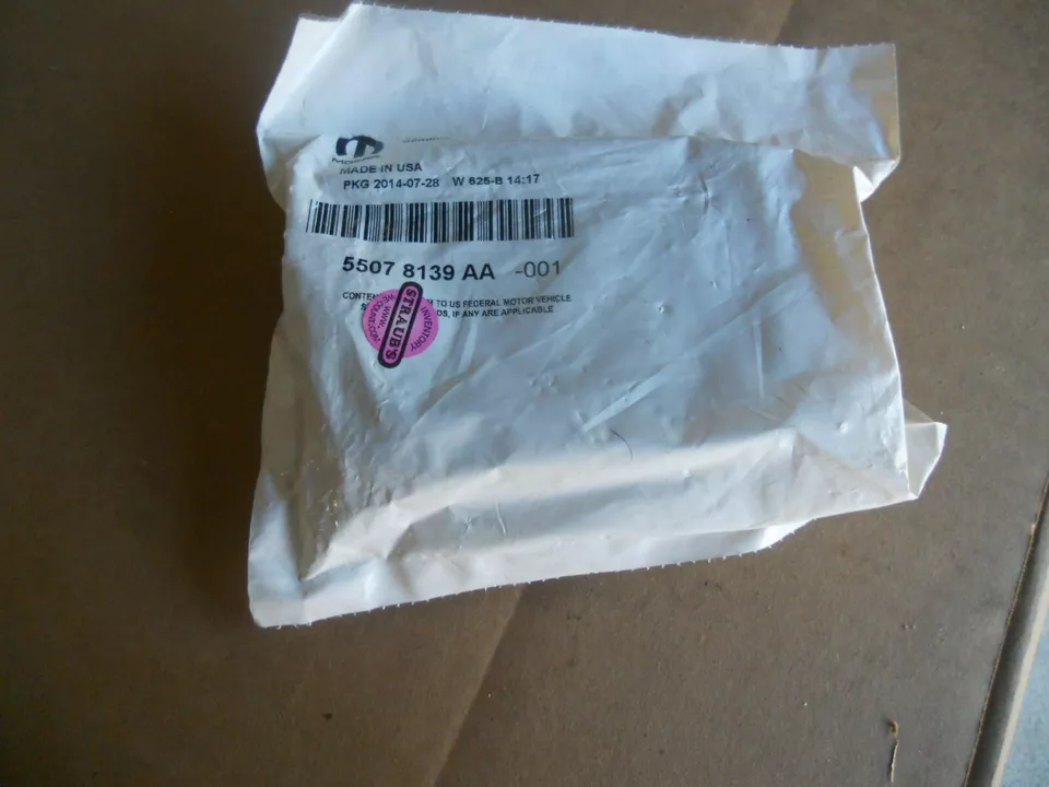 NOVA tampa de extremidade de para-choque de plástico resistente Mopar genuína para 97-06 Wrangler TJ - Imagem 3 de 3