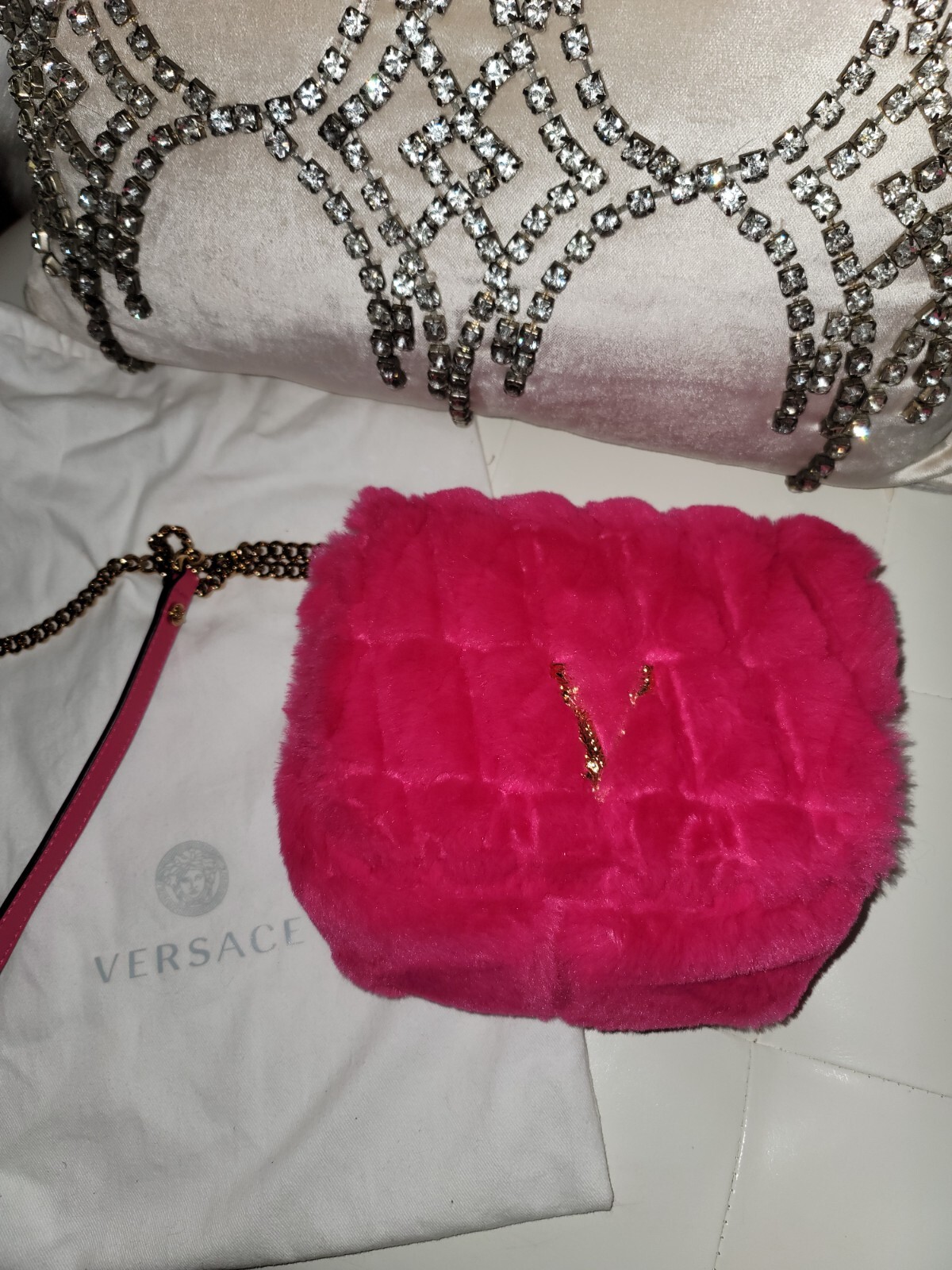 AUTH. LIMITED VERSACE FUCHSIA QUILTED FAUX FUR VIRTUS V CHAIN STRAP BAG image 2