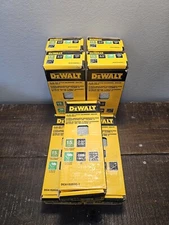 Dewalt DCA15250G-1 15GA 2 1/2 IN 34 Degree Angled Galvanized Finish Nails 1000