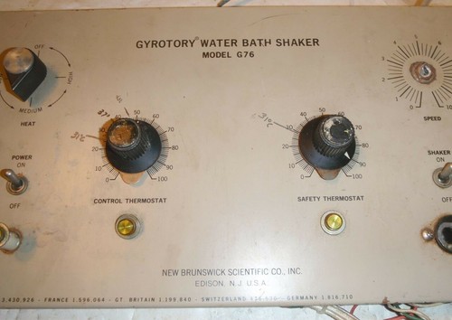 New Brunswick G76 Gyrotory Water Bath Shaker Platform w Holders - Picture 4 of 5