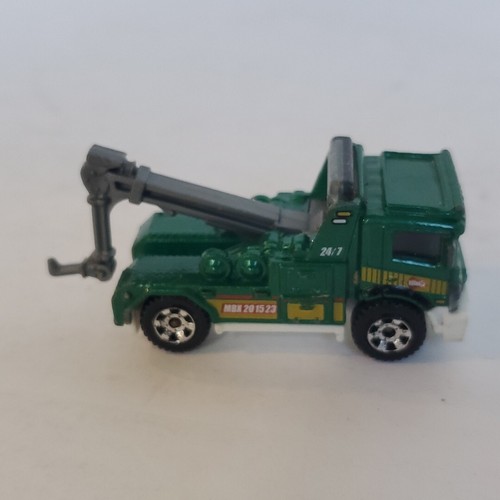 2013 Matchbox 60th Anniversary Urban Tow Truck Green Loose - Picture 4 of 6