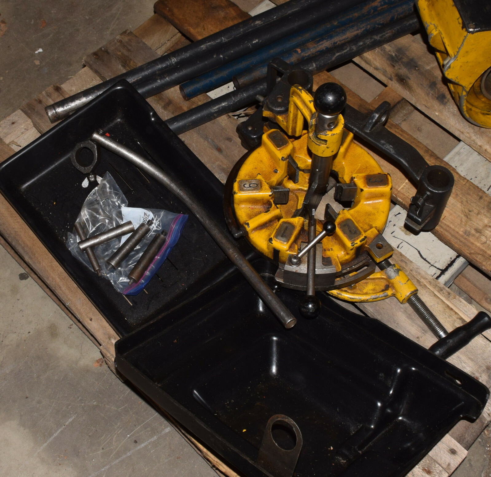 REMS 4000 UP TO 4 INCH PORTABLE POWER PIPE THREADING MACHINE THREADER 