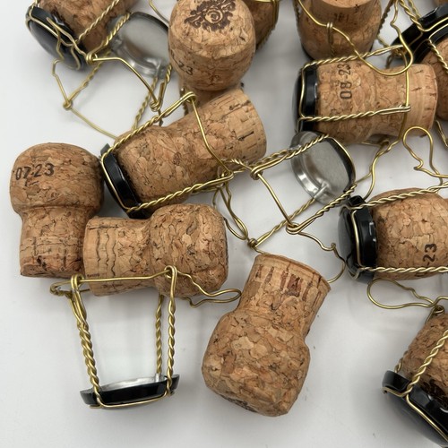 Lotto 20 tappi champagne usati con tappi e gabbie - Foto 2 di 8
