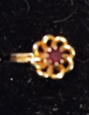 Vintage SARAH COV Gold Plated Scalloped Petal Flower Ring With Lucite Red Stone