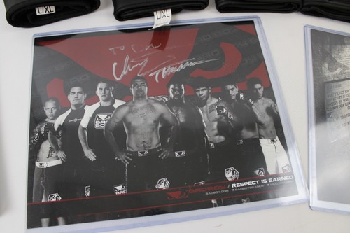 Big Lot UFC Signed AUTO Bundle- Gloves, Wrist Wrap, Photos, UFC200 Program - Picture 5 of 12