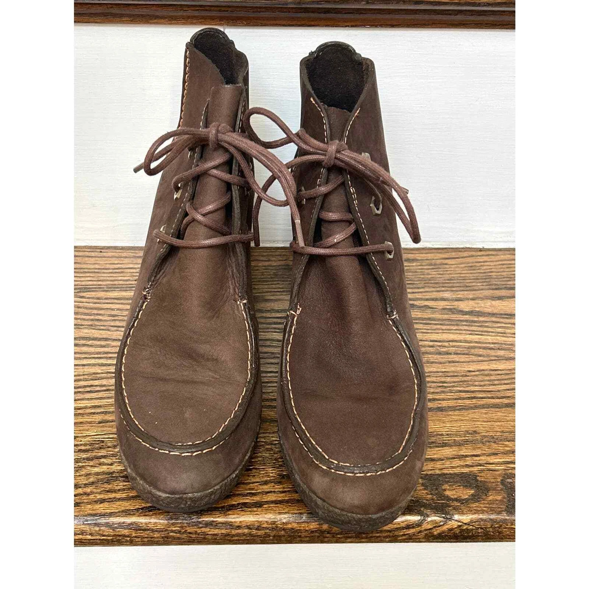 Timberland Monogram Wallaby Women s 7.5 Brown Leather Moc Crepe Wedge Ankle Boot