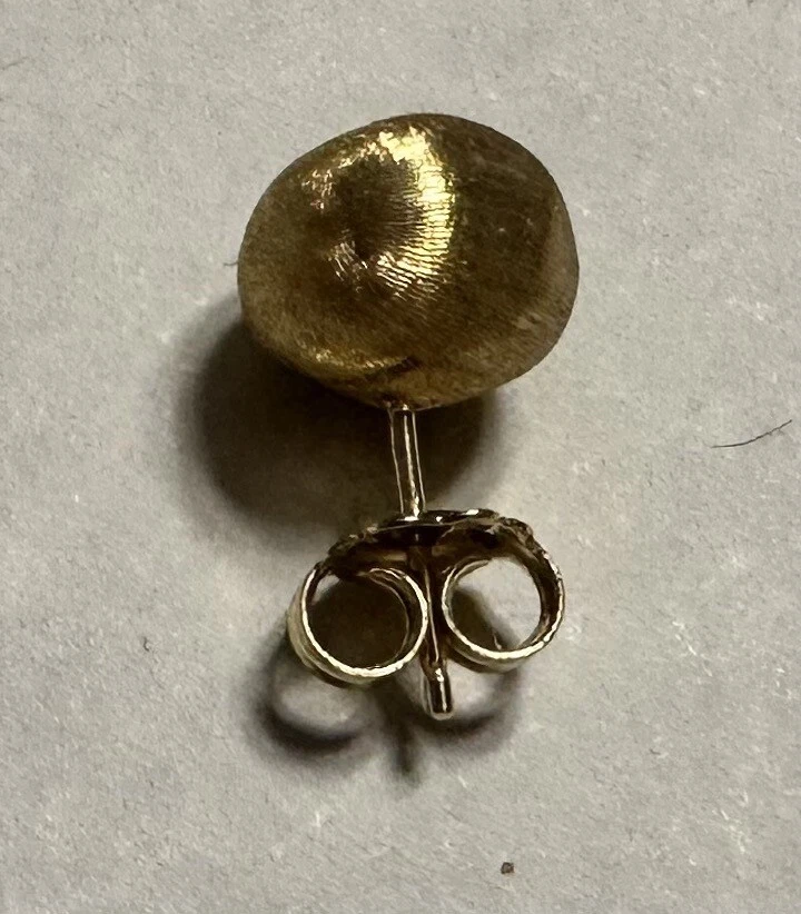 Marco Bicego ÁFRICA • Aretes redondos de oro amarillo de 18 quilates tamaño pequeño Foto 3 de 3