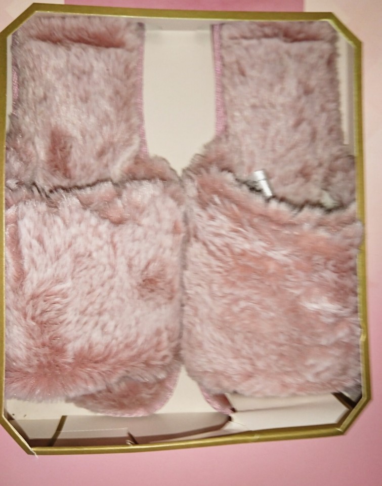 Barley Lane Totes Pink Fluffy Faux Fur Sliders/Slippers Size UK 35 SM