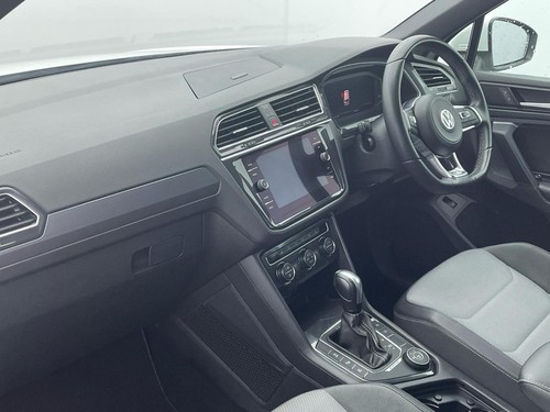 2020 Volkswagen Tiguan 2.0 TDI R-Line Tech SUV 5dr Diesel DSG 4Motion Euro 6 (s/ - Picture 9 of 20
