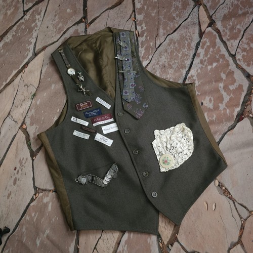 Vintage 1970s Steam Punk Vest W/ Pins Watches Lace Ties More Button Up Bracelet - Picture 21 of 23