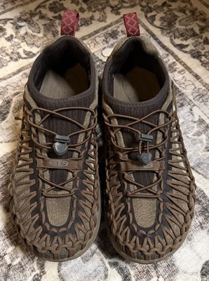 Keen UNEEK SNK Sneakers Men s Size 7.5 Brown Tan Maroon