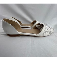 ISAAC MIZRAHI Womens Flats 9.5 White Canvas Silver Studded D'Orsay Bridal