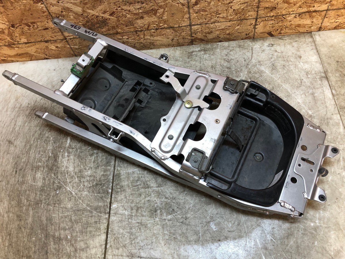 6/26 のぶぶ様　③ 03 04 2003 2004 KAWASAKI ZX6-R ZX6R 636 SUBFRAME SUB FRAME