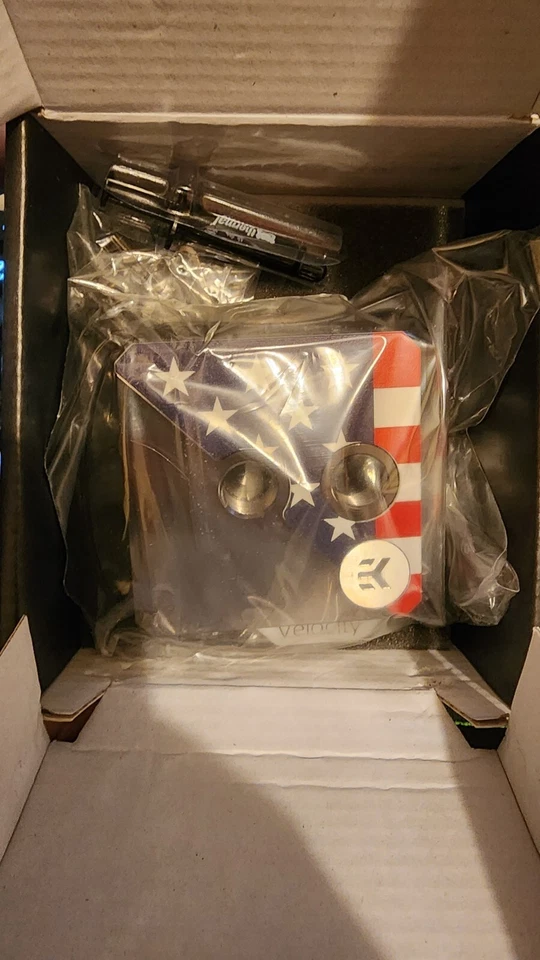 EKWB Quantum Velocity Honor Limited Edition  CPU Waterblock-Intel - Image 2 of 2