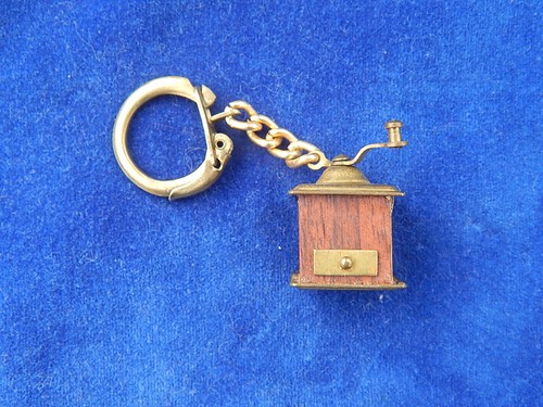 PORTE-CLES / Key ring - MOULIN A CAFE / Coffee grinder - FAMY - SYMPA / Nice ! - Imagen 2 de 2