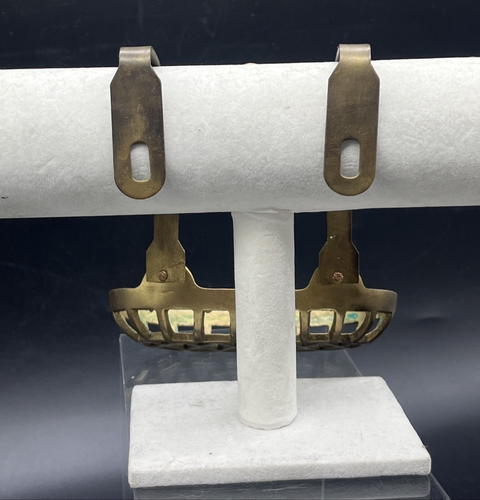 Antique Brass Soap Dish Claw Foot Tub Rim Mount Over Edge Hanging Vintage - Picture 4 of 21