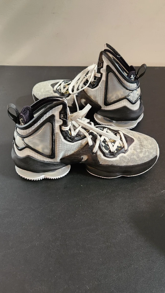 2022 Nike LeBron 19 Leopard 